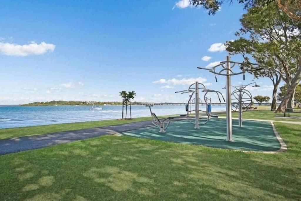 Bongaree Bribie Island Unit With Pool - Amazing Beaches & Lifestyle! מראה חיצוני תמונה
